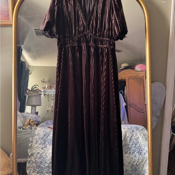 Elegant Brown velvet  Maxi Dress - Picture 4 of 9